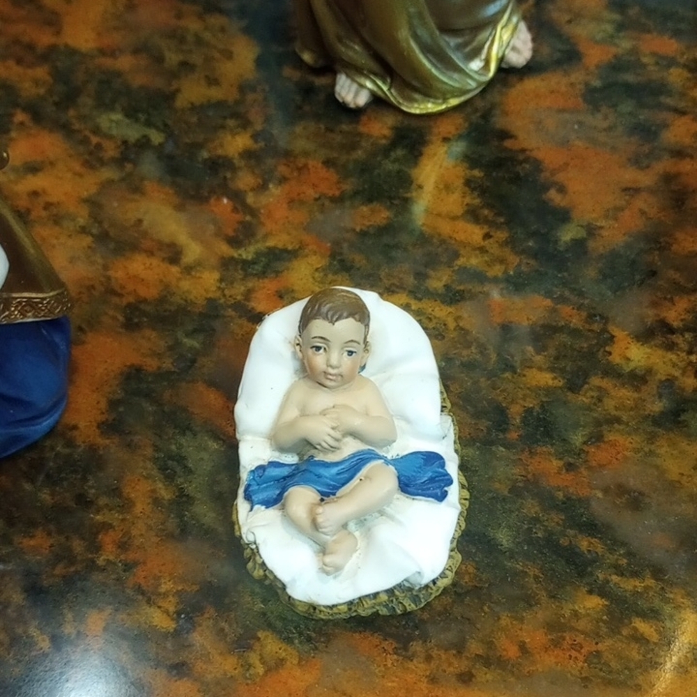 Nativity Set with Blue and Gold Accents - Picture 3 of 10